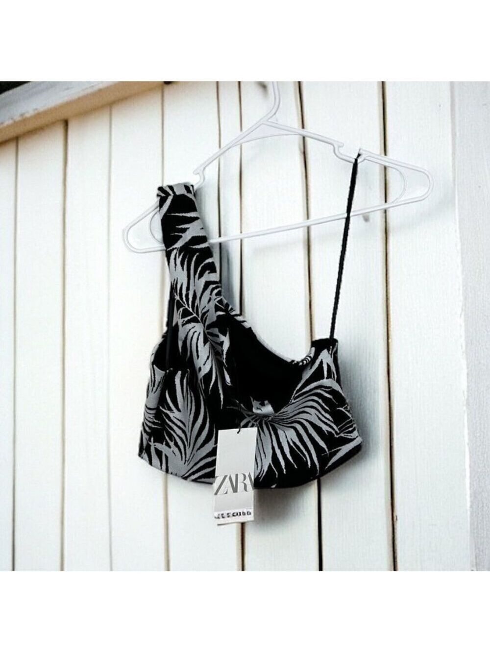 NWT Zara Women's L Cropped Asymmetrical Black and White Floral Tank Top - Picture 2 of 4